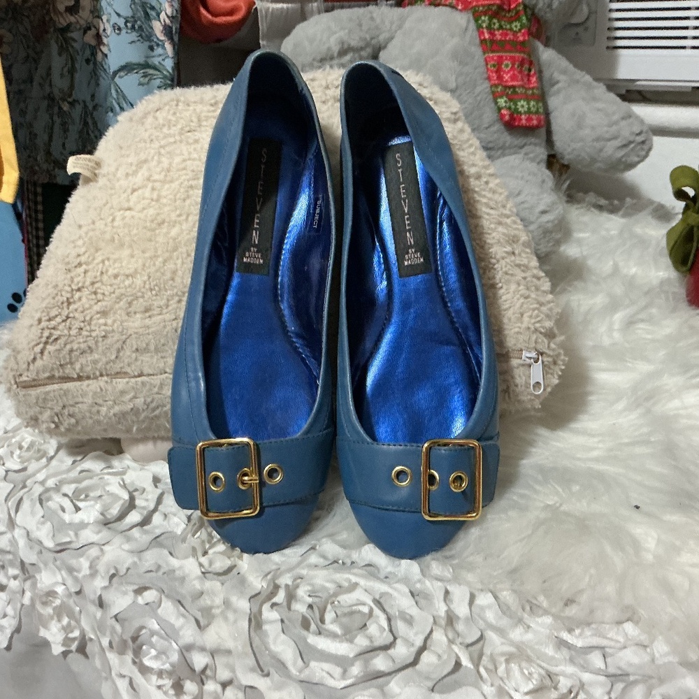 Womens shoes RESERVED NOT FOR SALE AT THIS TIME